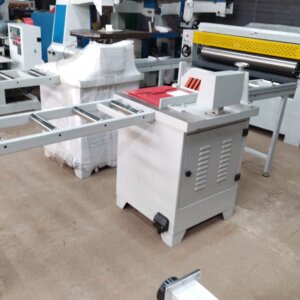 Under table cross cut saw