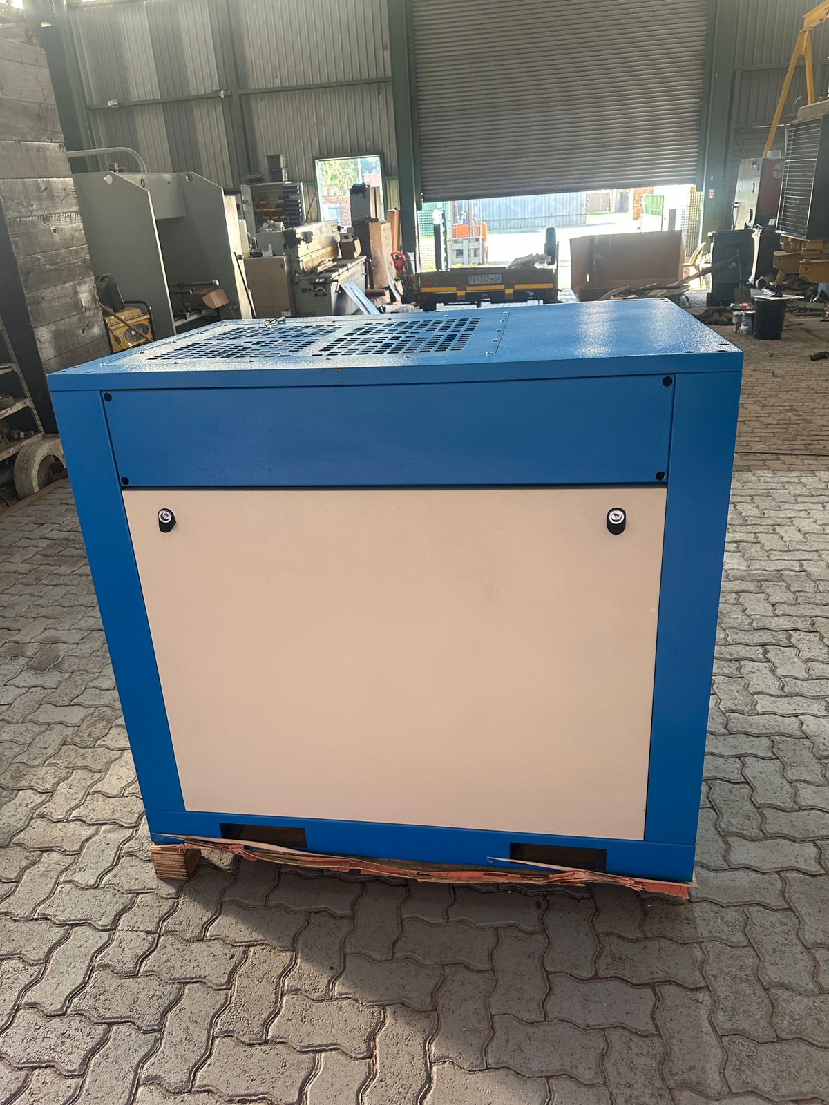 22kw Screw compressor - Image 3