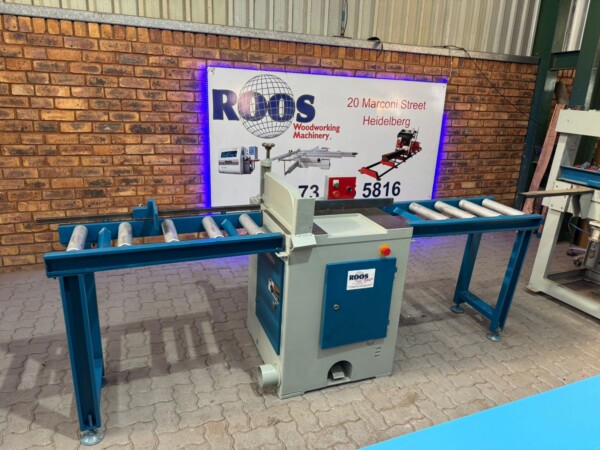 Pnumatic undertable crosscut saw